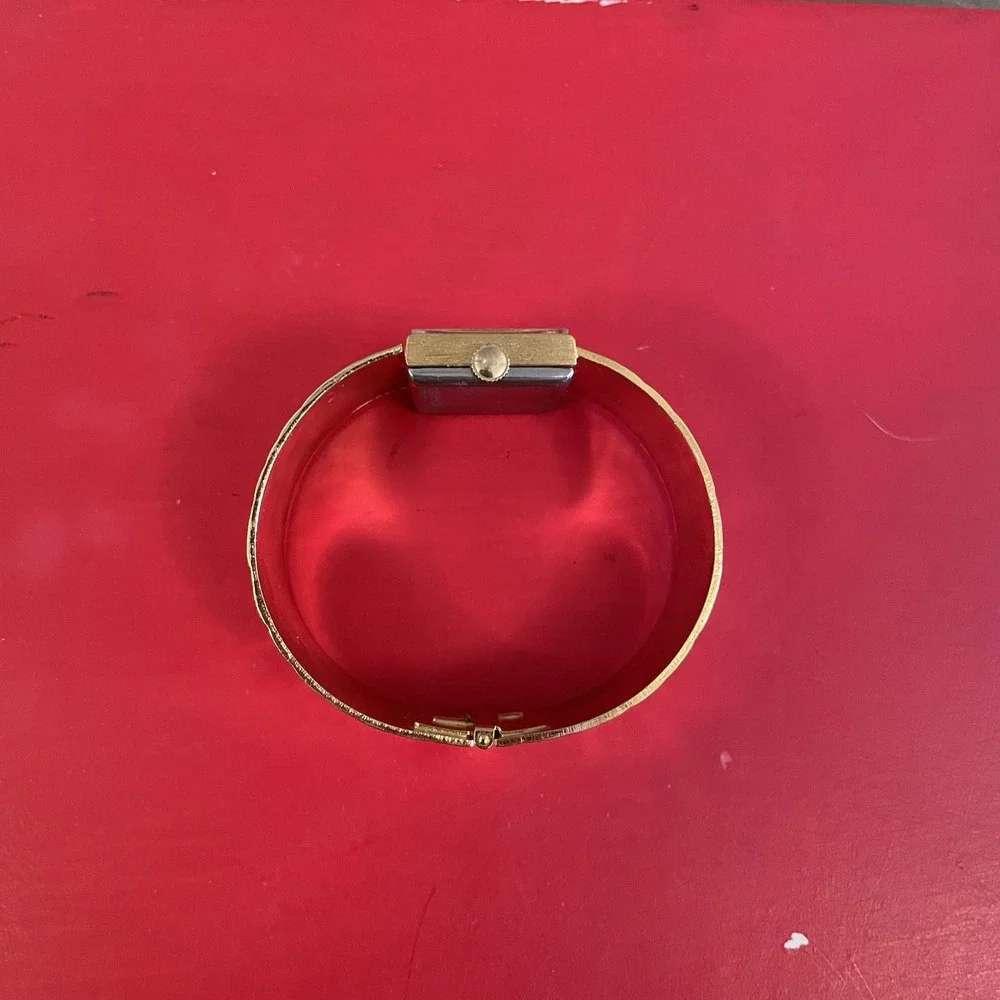 Vintage‎ 1980s Ladies LAUSANNE Gold Tone Hinged Bangle Bracelet Watch Wind Up
